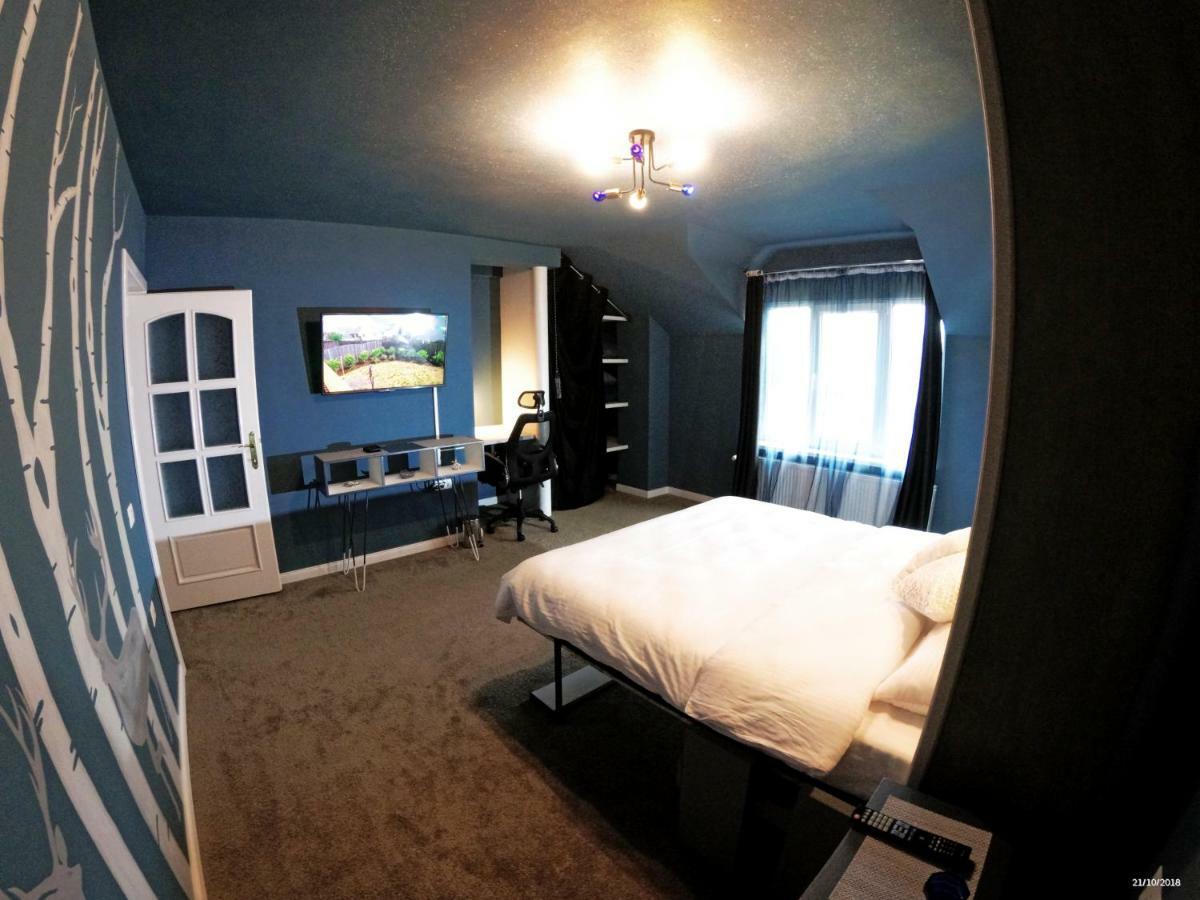 Apulum Gardens Hotel อัลบายูเลีย ภายนอก รูปภาพ