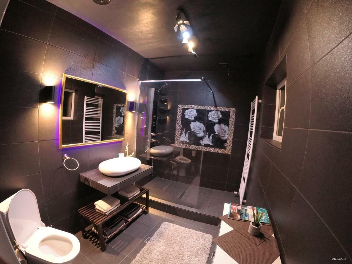 Apulum Gardens Hotel อัลบายูเลีย ภายนอก รูปภาพ