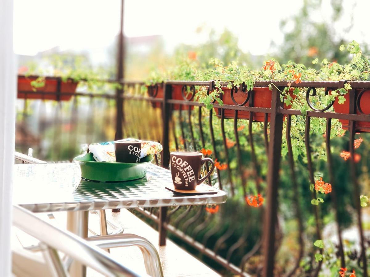 Apulum Gardens Hotel อัลบายูเลีย ภายนอก รูปภาพ
